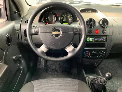 La nobleza de la chapa y el sudor: el homenaje definitivo al Chevrolet Aveo Family — foto 3