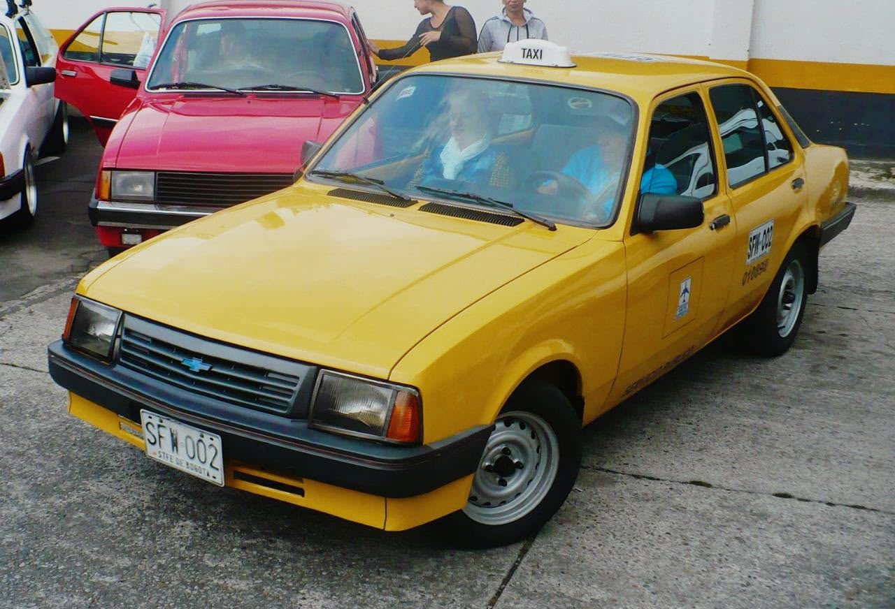 El Indestructible Señor de los Caminos: Chevrolet Chevette Sedán (4 Puertas) en Colombia — foto 2