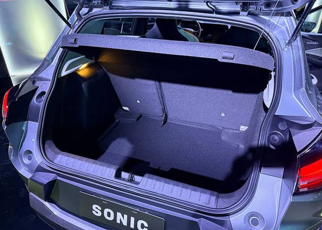El Chevrolet Sonic aterriza en el asfalto colombiano convertido en un contendiente de peso — foto 4