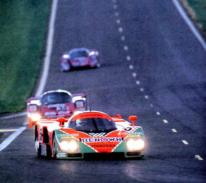 El día que un motor prohibido hizo temblar La Sarthe: La gesta del Mazda 787B en Le Mans — foto 1