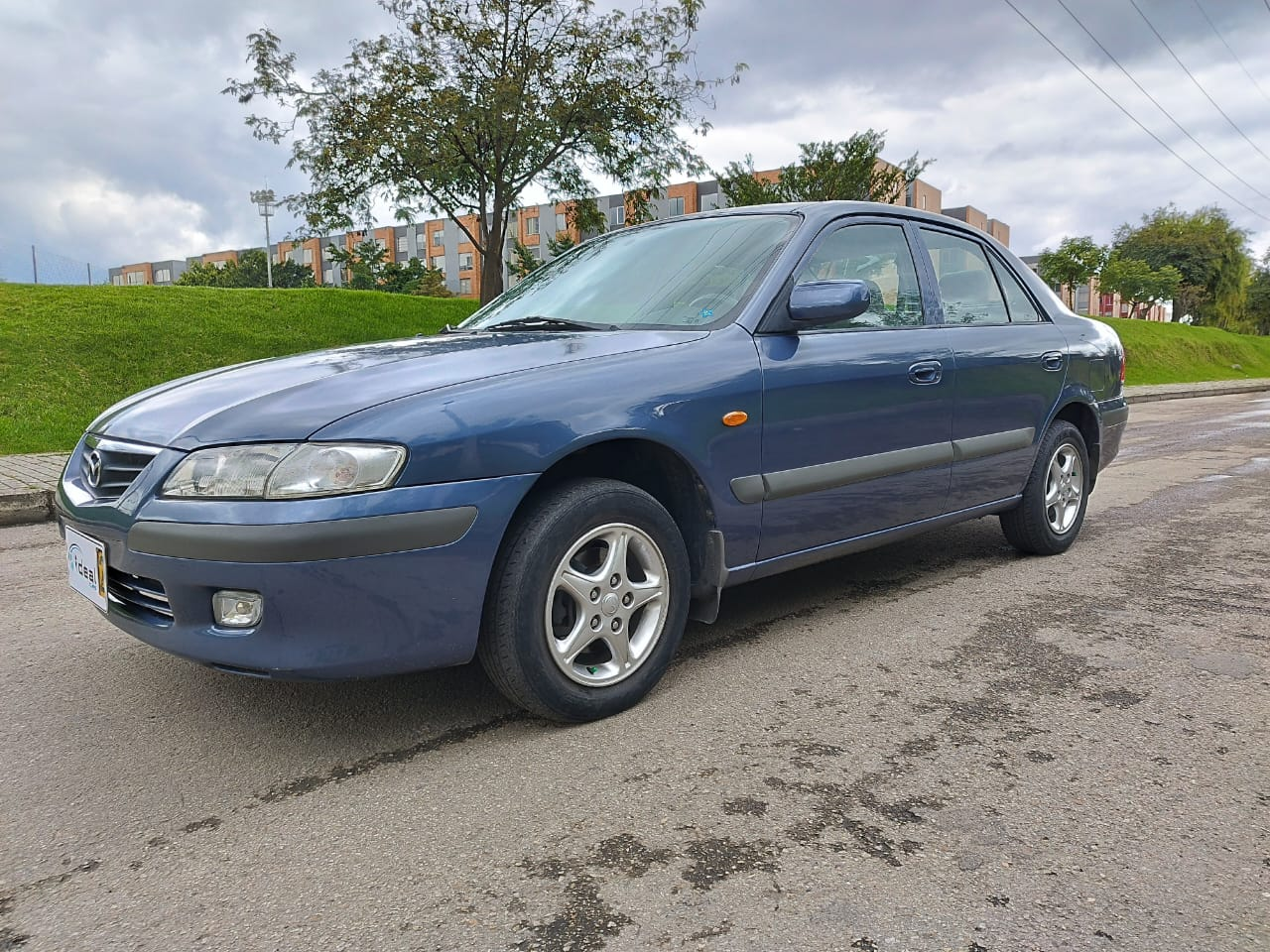 ¡NO LOS COMPRES! 5 Autos Tragones y 5 que Ahorran Gasolina — foto 1
