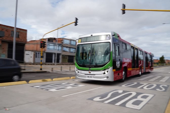 La Revolución Eléctrica de los Nuevos Articulados de TransMilenio